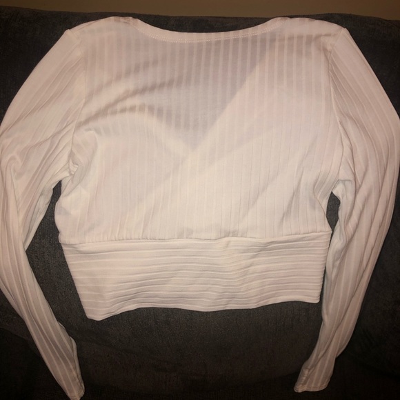 Macy’s white long sleeve wrap crop top - Picture 5 of 6